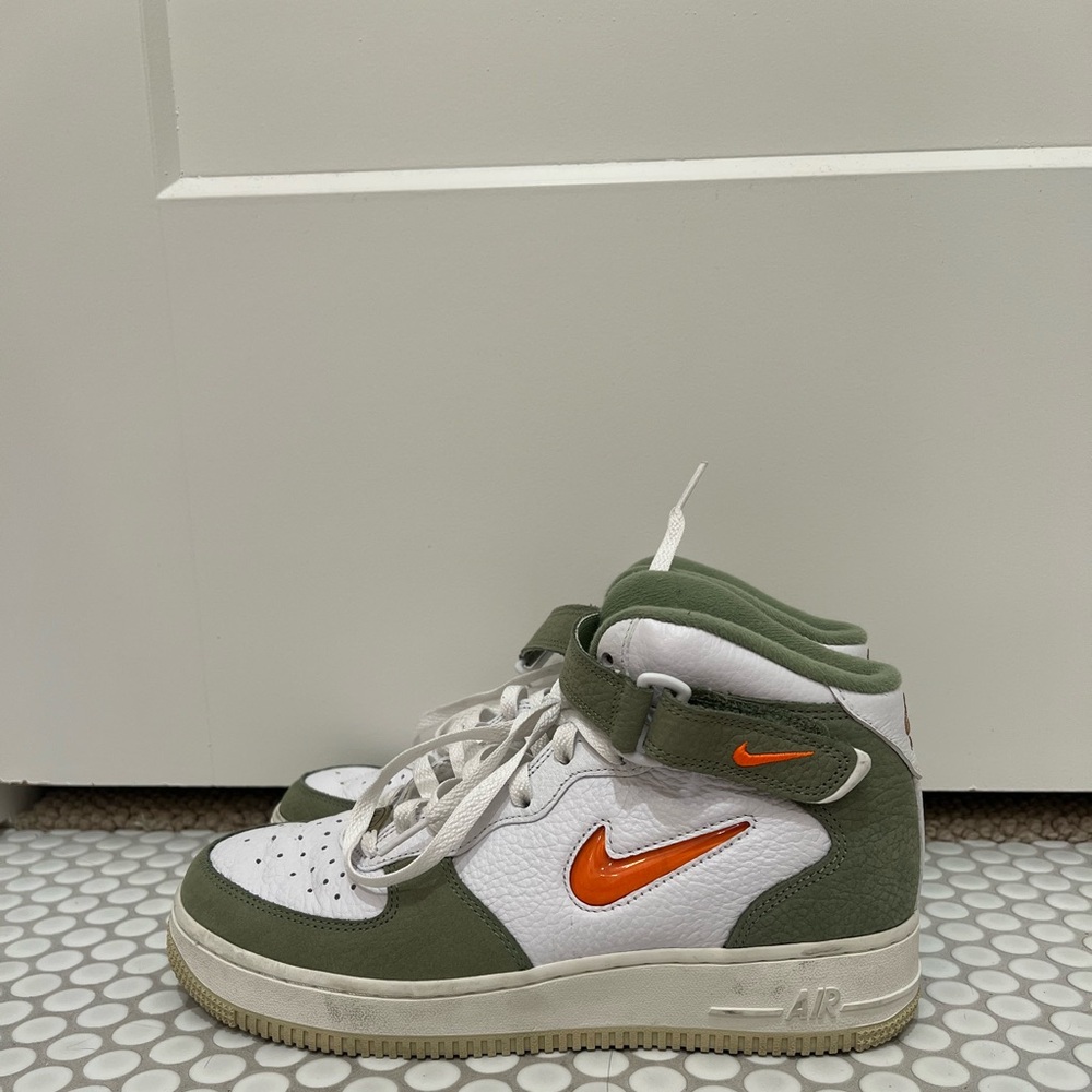 Nike air force ones. barley warn. great condition